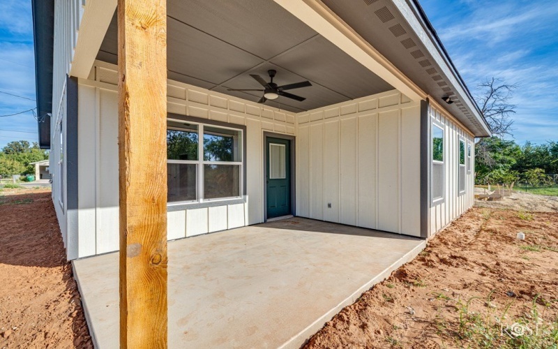 715 W 18th St, San Angelo, TX 76903, 3 Habitaciones Habitaciones , ,2 BañosBaños,Residential,En Venta,715 W 18th St,0,129486