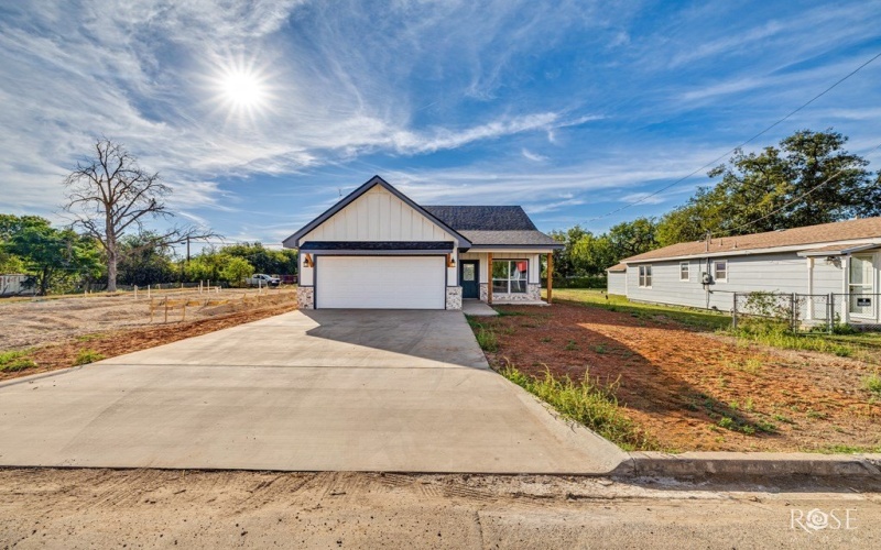 715 W 18th St, San Angelo, TX 76903, 3 Habitaciones Habitaciones , ,2 BañosBaños,Residential,En Venta,715 W 18th St,0,129486