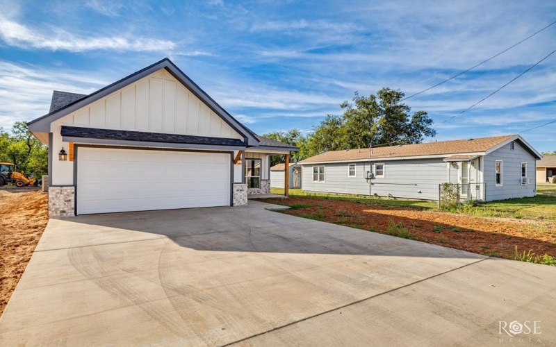 715 W 18th St, San Angelo, TX 76903, 3 Habitaciones Habitaciones , ,2 BañosBaños,Residential,En Venta,715 W 18th St,0,129486