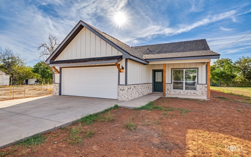 715 W 18th St, San Angelo, TX 76903, 3 Habitaciones Habitaciones , ,2 BañosBaños,Residential,En Venta,715 W 18th St,0,129486