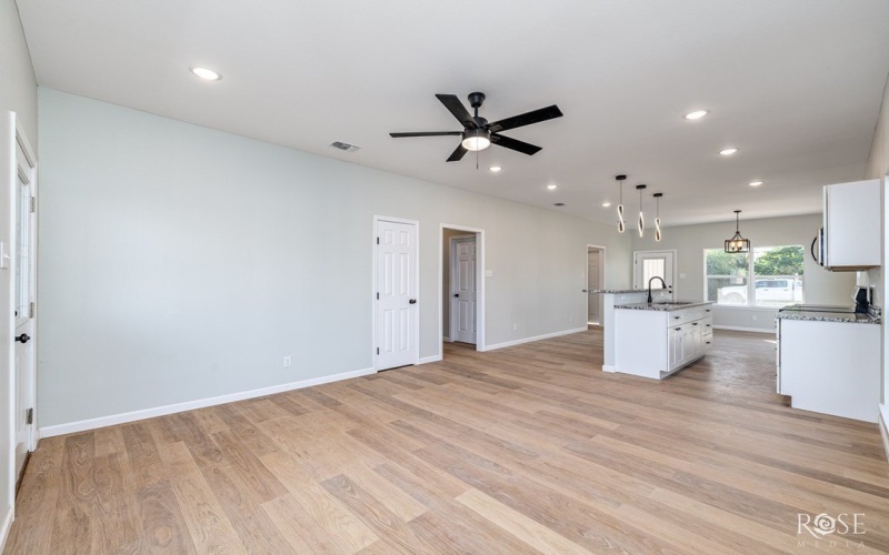 715 W 18th St, San Angelo, TX 76903, 3 Habitaciones Habitaciones , ,2 BañosBaños,Residential,En Venta,715 W 18th St,0,129486