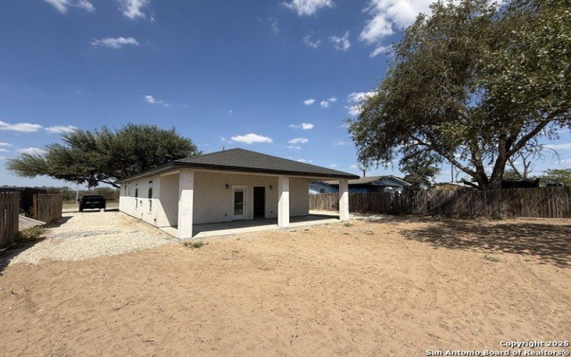3274 N IH 35, Natalia, TX 78059, ,2 BathroomsBathrooms,Residential Multi Family,For Sale,3274 N IH 35,0,1909991