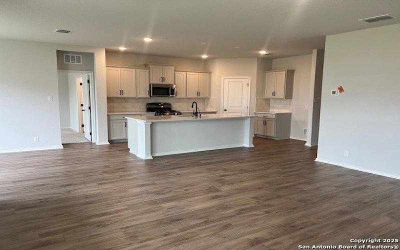 105 BEVERIDGE, Seguin, TX 78155, 3 Bedrooms Bedrooms, ,2 BathroomsBathrooms,Residential,For Sale,105 BEVERIDGE,0,1917440