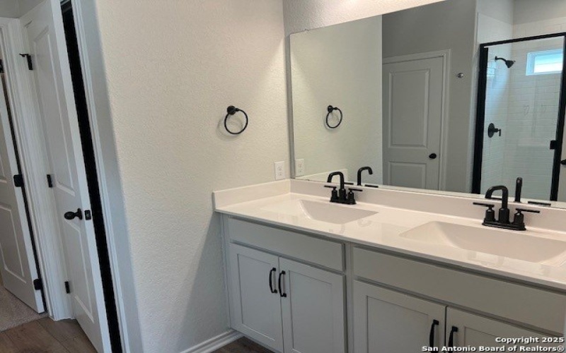 105 BEVERIDGE, Seguin, TX 78155, 3 Bedrooms Bedrooms, ,2 BathroomsBathrooms,Residential,For Sale,105 BEVERIDGE,0,1917440