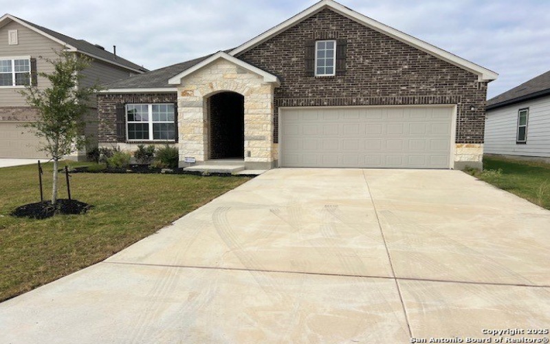 105 BEVERIDGE, Seguin, TX 78155, 3 Bedrooms Bedrooms, ,2 BathroomsBathrooms,Residential,For Sale,105 BEVERIDGE,0,1917440