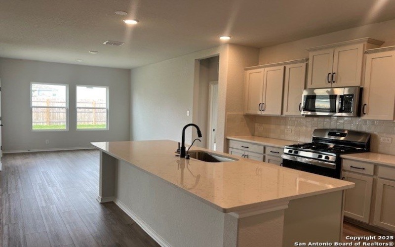 105 BEVERIDGE, Seguin, TX 78155, 3 Bedrooms Bedrooms, ,2 BathroomsBathrooms,Residential,For Sale,105 BEVERIDGE,0,1917440