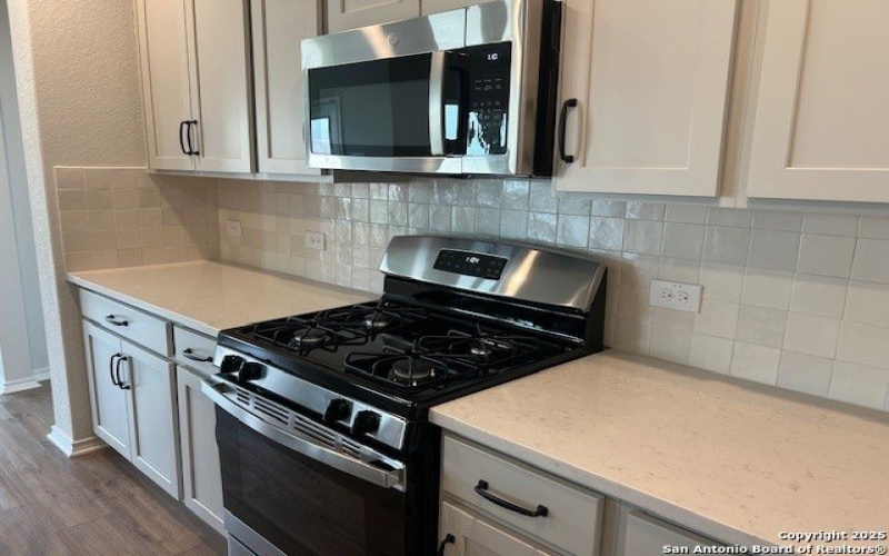 105 BEVERIDGE, Seguin, TX 78155, 3 Bedrooms Bedrooms, ,2 BathroomsBathrooms,Residential,For Sale,105 BEVERIDGE,0,1917440