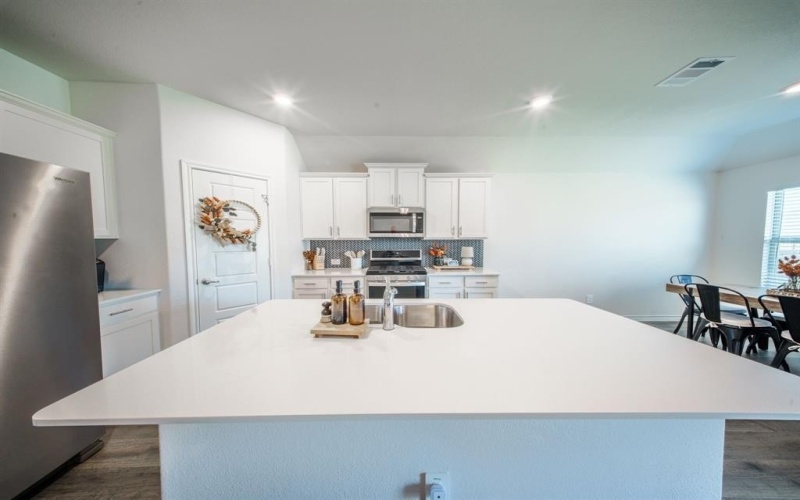 9913 Autumn Leaves Lane, Aubrey, TX 76227, 3 Habitaciones Habitaciones , ,2 BañosBaños,Residential,En Venta,9913 Autumn Leaves Lane,0,21089037