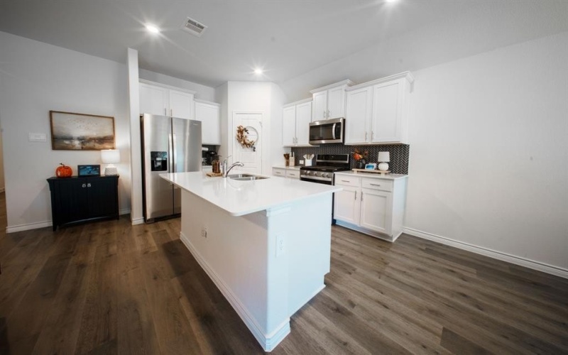 9913 Autumn Leaves Lane, Aubrey, TX 76227, 3 Habitaciones Habitaciones , ,2 BañosBaños,Residential,En Venta,9913 Autumn Leaves Lane,0,21089037