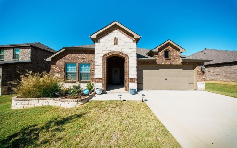 9913 Autumn Leaves Lane, Aubrey, TX 76227, 3 Habitaciones Habitaciones , ,2 BañosBaños,Residential,En Venta,9913 Autumn Leaves Lane,0,21089037