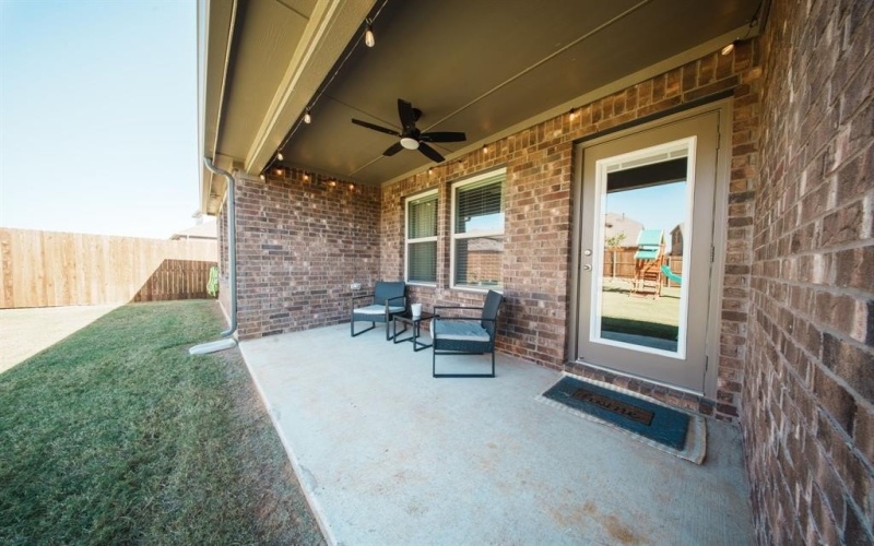 9913 Autumn Leaves Lane, Aubrey, TX 76227, 3 Habitaciones Habitaciones , ,2 BañosBaños,Residential,En Venta,9913 Autumn Leaves Lane,0,21089037