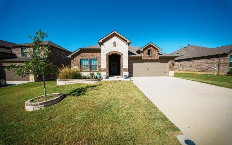 9913 Autumn Leaves Lane, Aubrey, TX 76227, 3 Habitaciones Habitaciones , ,2 BañosBaños,Residential,En Venta,9913 Autumn Leaves Lane,0,21089037