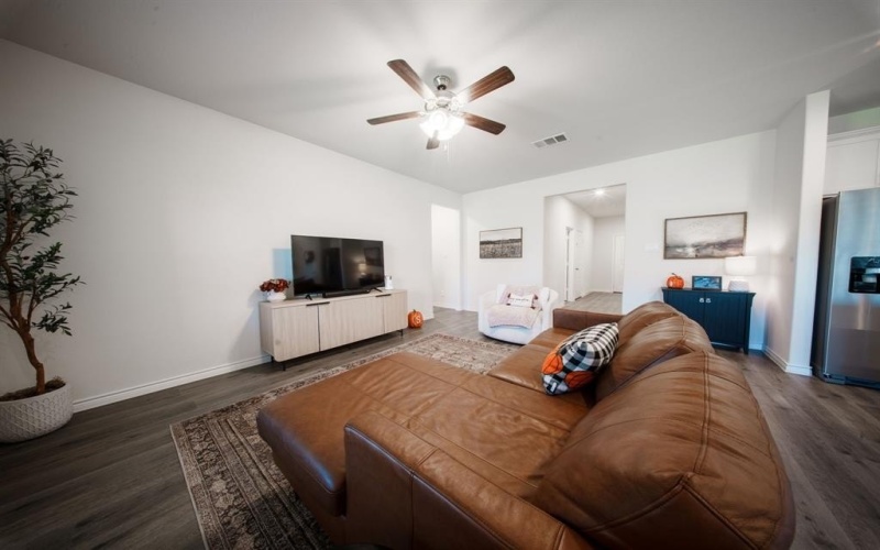 9913 Autumn Leaves Lane, Aubrey, TX 76227, 3 Habitaciones Habitaciones , ,2 BañosBaños,Residential,En Venta,9913 Autumn Leaves Lane,0,21089037