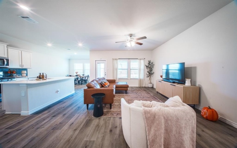 9913 Autumn Leaves Lane, Aubrey, TX 76227, 3 Habitaciones Habitaciones , ,2 BañosBaños,Residential,En Venta,9913 Autumn Leaves Lane,0,21089037