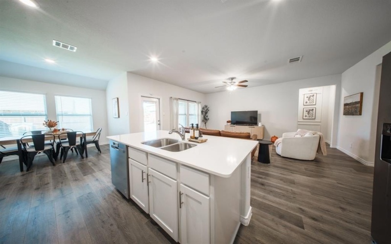 9913 Autumn Leaves Lane, Aubrey, TX 76227, 3 Habitaciones Habitaciones , ,2 BañosBaños,Residential,En Venta,9913 Autumn Leaves Lane,0,21089037