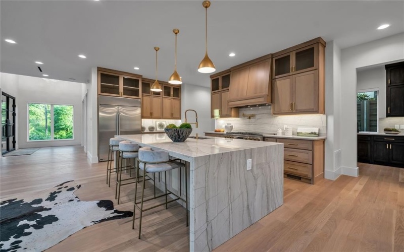 419 W Colorado Boulevard, Dallas, TX 75208, 4 Bedrooms Bedrooms, ,6 BathroomsBathrooms,Residential,For Sale,419 W Colorado Boulevard,0,21091369