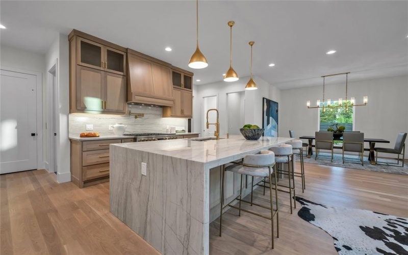 419 W Colorado Boulevard, Dallas, TX 75208, 4 Bedrooms Bedrooms, ,6 BathroomsBathrooms,Residential,For Sale,419 W Colorado Boulevard,0,21091369