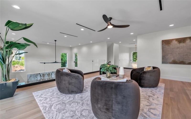 419 W Colorado Boulevard, Dallas, TX 75208, 4 Bedrooms Bedrooms, ,6 BathroomsBathrooms,Residential,For Sale,419 W Colorado Boulevard,0,21091369