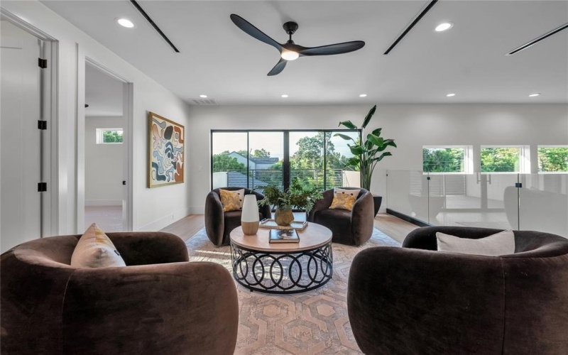 419 W Colorado Boulevard, Dallas, TX 75208, 4 Bedrooms Bedrooms, ,6 BathroomsBathrooms,Residential,For Sale,419 W Colorado Boulevard,0,21091369