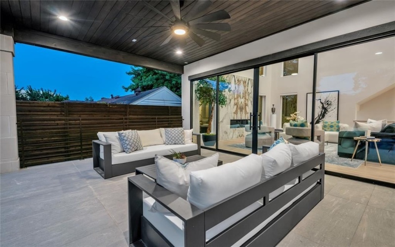 419 W Colorado Boulevard, Dallas, TX 75208, 4 Bedrooms Bedrooms, ,6 BathroomsBathrooms,Residential,For Sale,419 W Colorado Boulevard,0,21091369