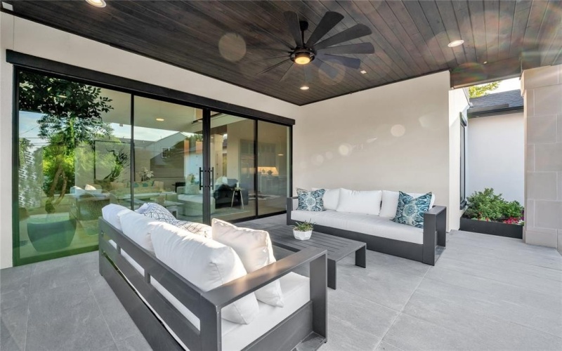 419 W Colorado Boulevard, Dallas, TX 75208, 4 Bedrooms Bedrooms, ,6 BathroomsBathrooms,Residential,For Sale,419 W Colorado Boulevard,0,21091369