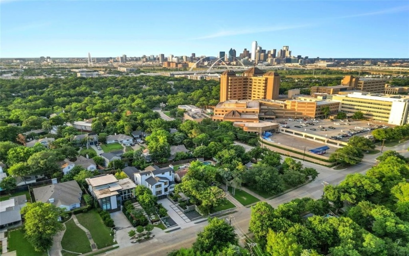 419 W Colorado Boulevard, Dallas, TX 75208, 4 Bedrooms Bedrooms, ,6 BathroomsBathrooms,Residential,For Sale,419 W Colorado Boulevard,0,21091369