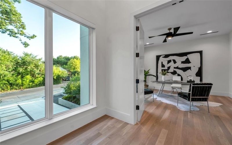 419 W Colorado Boulevard, Dallas, TX 75208, 4 Bedrooms Bedrooms, ,6 BathroomsBathrooms,Residential,For Sale,419 W Colorado Boulevard,0,21091369