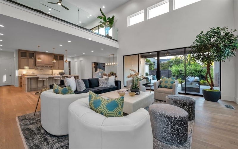 419 W Colorado Boulevard, Dallas, TX 75208, 4 Bedrooms Bedrooms, ,6 BathroomsBathrooms,Residential,For Sale,419 W Colorado Boulevard,0,21091369