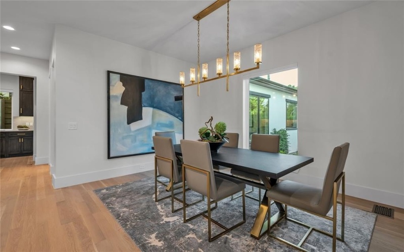 419 W Colorado Boulevard, Dallas, TX 75208, 4 Bedrooms Bedrooms, ,6 BathroomsBathrooms,Residential,For Sale,419 W Colorado Boulevard,0,21091369