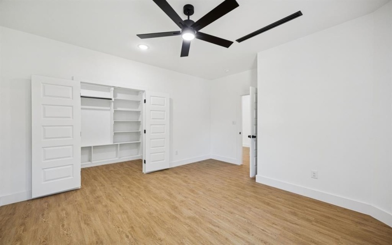 2811 Fernwood Avenue, Dallas, TX 75216, 4 Habitaciones Habitaciones , ,5 BañosBaños,Residential,En Venta,2811 Fernwood Avenue,0,21092688