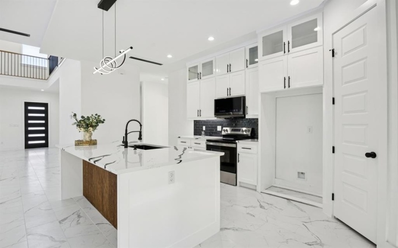 2811 Fernwood Avenue, Dallas, TX 75216, 4 Habitaciones Habitaciones , ,5 BañosBaños,Residential,En Venta,2811 Fernwood Avenue,0,21092688