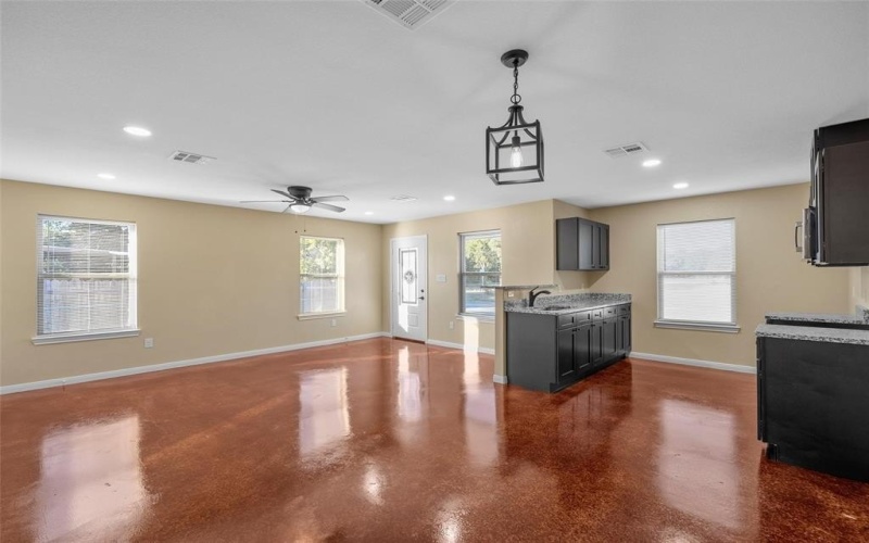 306 Lorraine Drive, Waco, TX 76707, 6 Bedrooms Bedrooms, ,5 BathroomsBathrooms,Residential Multi Family,For Sale,306 Lorraine Drive,0,21092737