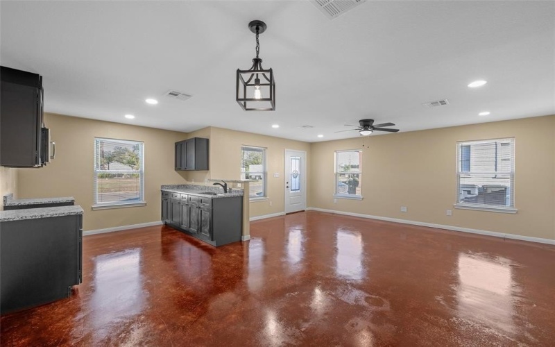 306 Lorraine Drive, Waco, TX 76707, 6 Bedrooms Bedrooms, ,5 BathroomsBathrooms,Residential Multi Family,For Sale,306 Lorraine Drive,0,21092737