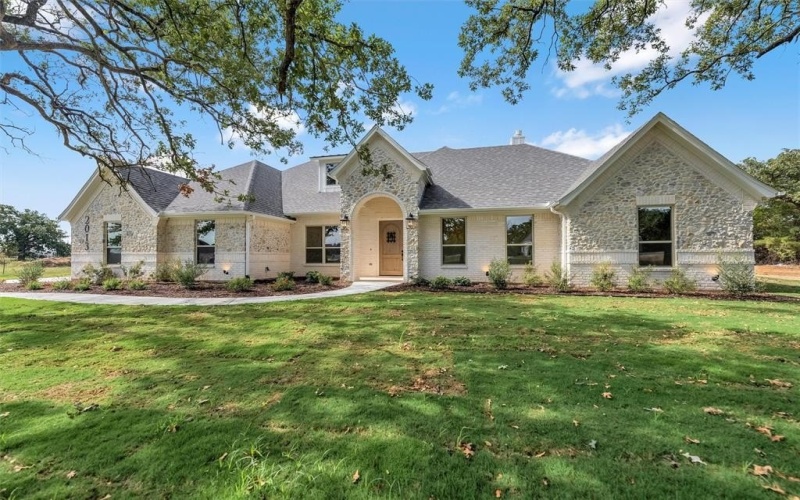 2013 Forest Bridge Drive, Azle, TX 76020, 4 Bedrooms Bedrooms, ,2 BathroomsBathrooms,Residential,For Sale,2013 Forest Bridge Drive,0,21092964