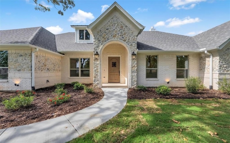 2013 Forest Bridge Drive, Azle, TX 76020, 4 Bedrooms Bedrooms, ,2 BathroomsBathrooms,Residential,For Sale,2013 Forest Bridge Drive,0,21092964