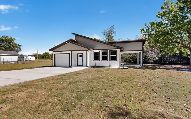 1111 SE First Street, Cooper, TX 75432, 3 Habitaciones Habitaciones , ,2 BañosBaños,Residential,En Venta,1111 SE First Street,0,21093106