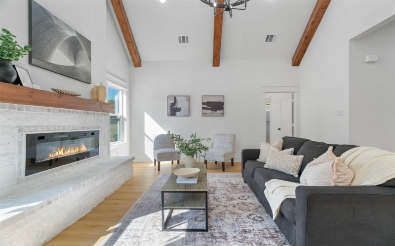 8811 Silver Creek Road, White Settlement, TX 76108, 4 Bedrooms Bedrooms, ,2 BathroomsBathrooms,Residential,For Sale,8811 Silver Creek Road,0,21093126