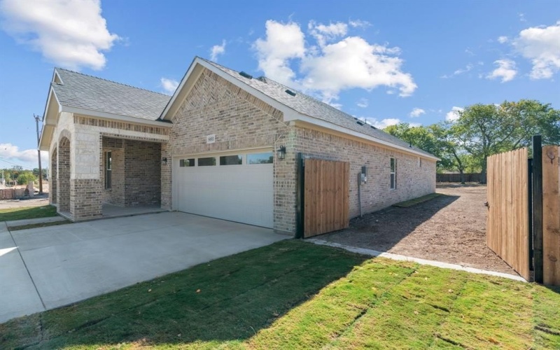 8811 Silver Creek Road, White Settlement, TX 76108, 4 Bedrooms Bedrooms, ,2 BathroomsBathrooms,Residential,For Sale,8811 Silver Creek Road,0,21093126
