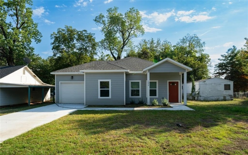 1044 W Ford Street, Denison, TX 75020, 3 Habitaciones Habitaciones , ,2 BañosBaños,Residential,En Venta,1044 W Ford Street,0,21093218