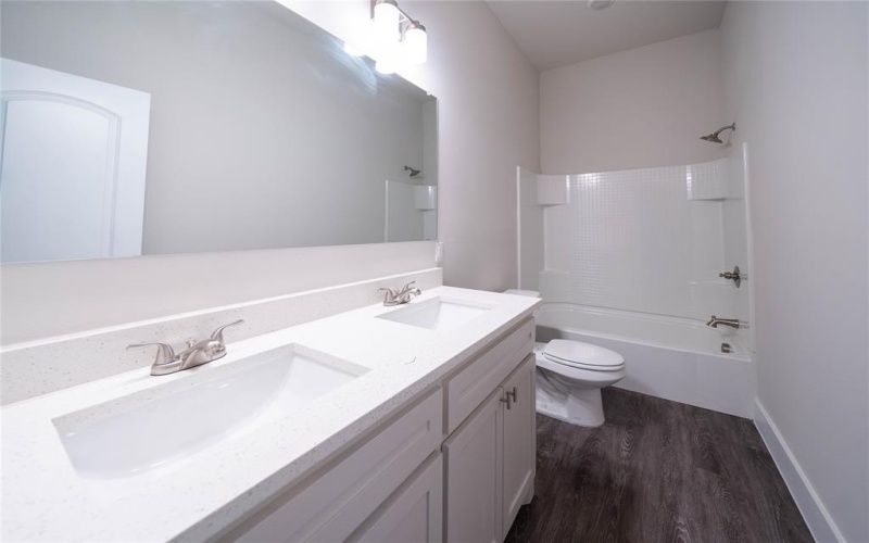 1044 W Ford Street, Denison, TX 75020, 3 Habitaciones Habitaciones , ,2 BañosBaños,Residential,En Venta,1044 W Ford Street,0,21093218