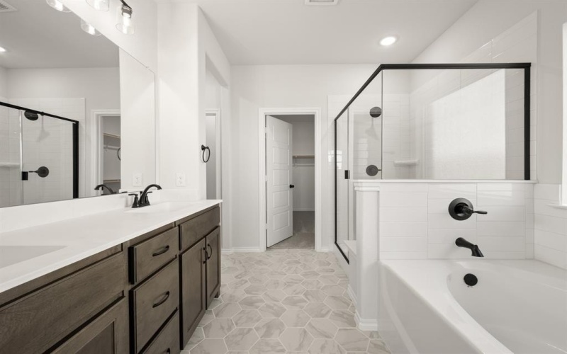 516 Waterford Park Boulevard, Weatherford, TX 76087, 4 Bedrooms Bedrooms, ,3 BathroomsBathrooms,Residential,For Sale,516 Waterford Park Boulevard,0,21093434