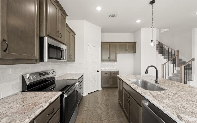 516 Waterford Park Boulevard, Weatherford, TX 76087, 4 Bedrooms Bedrooms, ,3 BathroomsBathrooms,Residential,For Sale,516 Waterford Park Boulevard,0,21093434