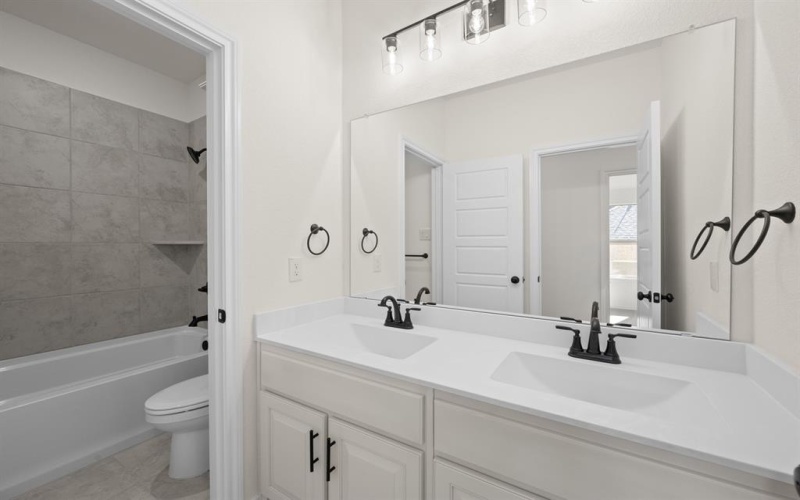 520 Waterford Park Boulevard, Weatherford, TX 76087, 5 Bedrooms Bedrooms, ,3 BathroomsBathrooms,Residential,For Sale,520 Waterford Park Boulevard,0,21093440