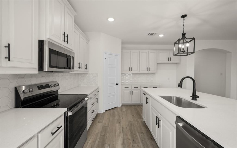 520 Waterford Park Boulevard, Weatherford, TX 76087, 5 Bedrooms Bedrooms, ,3 BathroomsBathrooms,Residential,For Sale,520 Waterford Park Boulevard,0,21093440