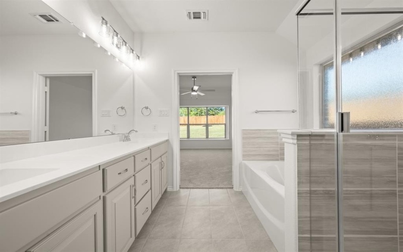 521 Waterford Park Boulevard, Weatherford, TX 76087, 3 Habitaciones Habitaciones , ,2 BañosBaños,Residential,En Venta,521 Waterford Park Boulevard,0,21093461