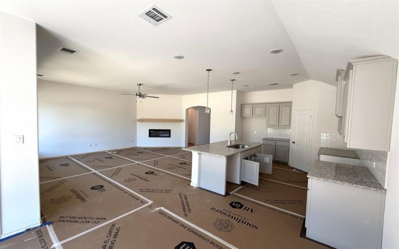 521 Waterford Park Boulevard, Weatherford, TX 76087, 3 Habitaciones Habitaciones , ,2 BañosBaños,Residential,En Venta,521 Waterford Park Boulevard,0,21093461