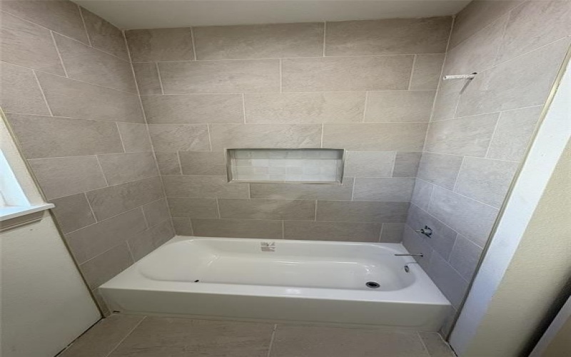 5812 Belaire Circle, Granbury, TX 76048, 3 Bedrooms Bedrooms, ,2 BathroomsBathrooms,Residential,For Sale,5812 Belaire Circle,0,21093780