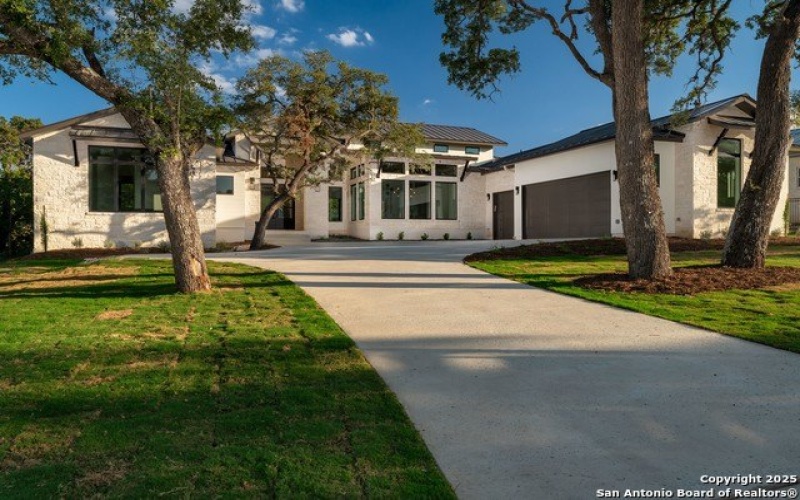24403 Tres Arroyos, San Antonio, TX 78255, 3 Bedrooms Bedrooms, ,5 BathroomsBathrooms,Residential,For Sale,24403 Tres Arroyos,0,1917538