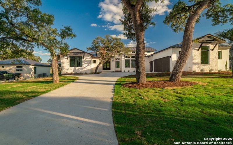 24403 Tres Arroyos, San Antonio, TX 78255, 3 Bedrooms Bedrooms, ,5 BathroomsBathrooms,Residential,For Sale,24403 Tres Arroyos,0,1917538
