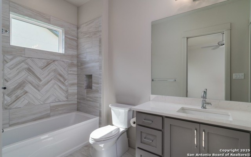 24403 Tres Arroyos, San Antonio, TX 78255, 3 Bedrooms Bedrooms, ,5 BathroomsBathrooms,Residential,For Sale,24403 Tres Arroyos,0,1917538
